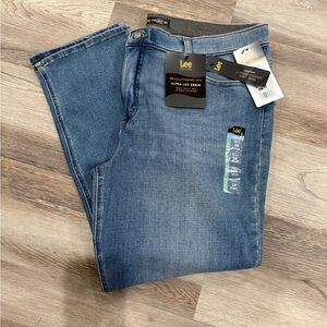 Lee Slim Fit Straight Leg Mid Rise Jeans Size 18 Short‎ NWT